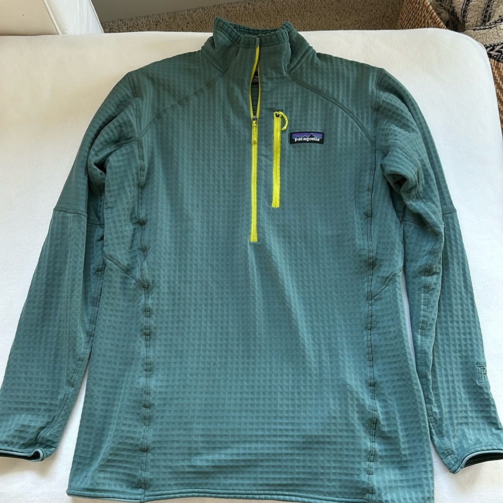 Patagonia Women’s R1 pullover, half-zip